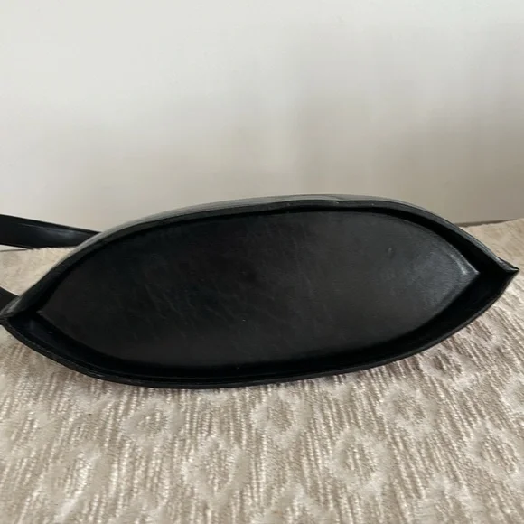 Bambas Work of Art Leather Shoulder Bag - Picture 8 of 12